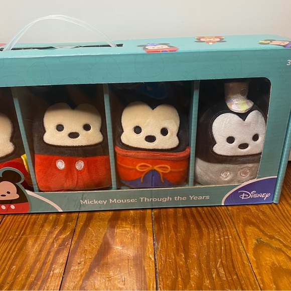 Squishmallow Mickey Mouse Through the Years Box Set - Picture 4 of 11